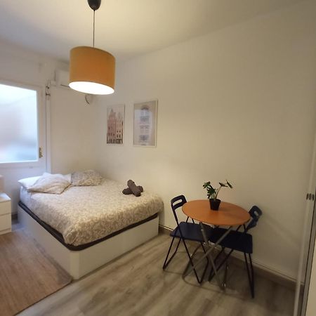 Private Rooms On Tamarit Street Barcelona Zewnętrze zdjęcie